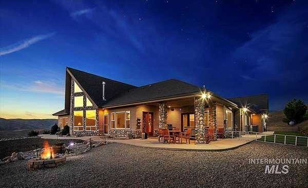 24.6 Acres of Agricultural Land with Home for Sale in Horseshoe Bend, Idaho