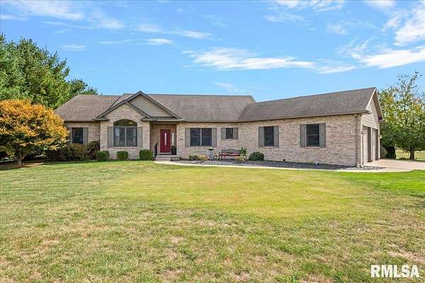 5.37 Acres of Land with Home for Sale in Mechanicsburg, Illinois