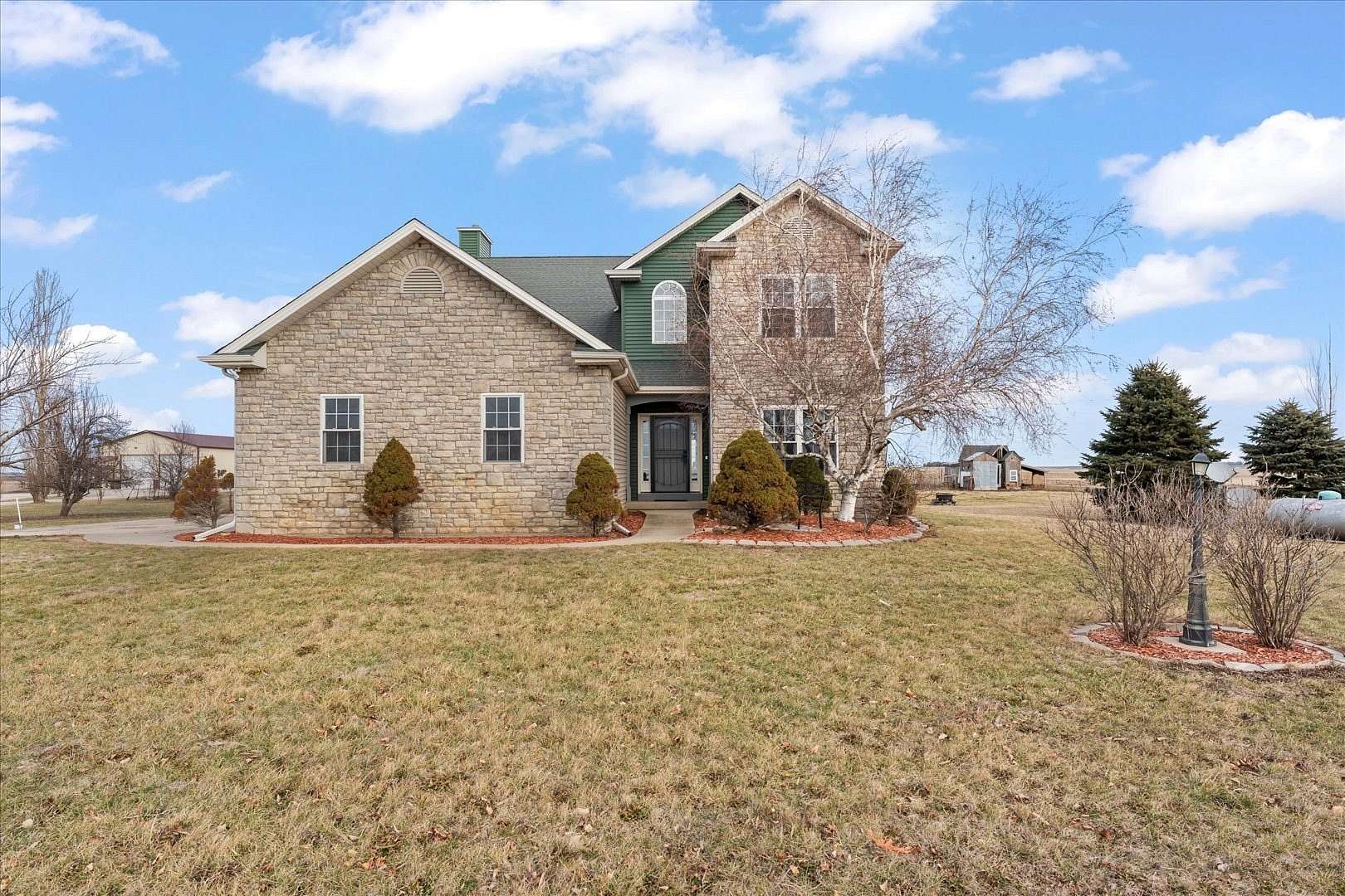 5 Acres of Residential Land with Home for Sale in Mansfield, Illinois