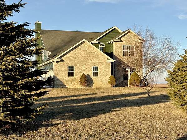 5 Acres of Residential Land with Home for Sale in Mansfield, Illinois