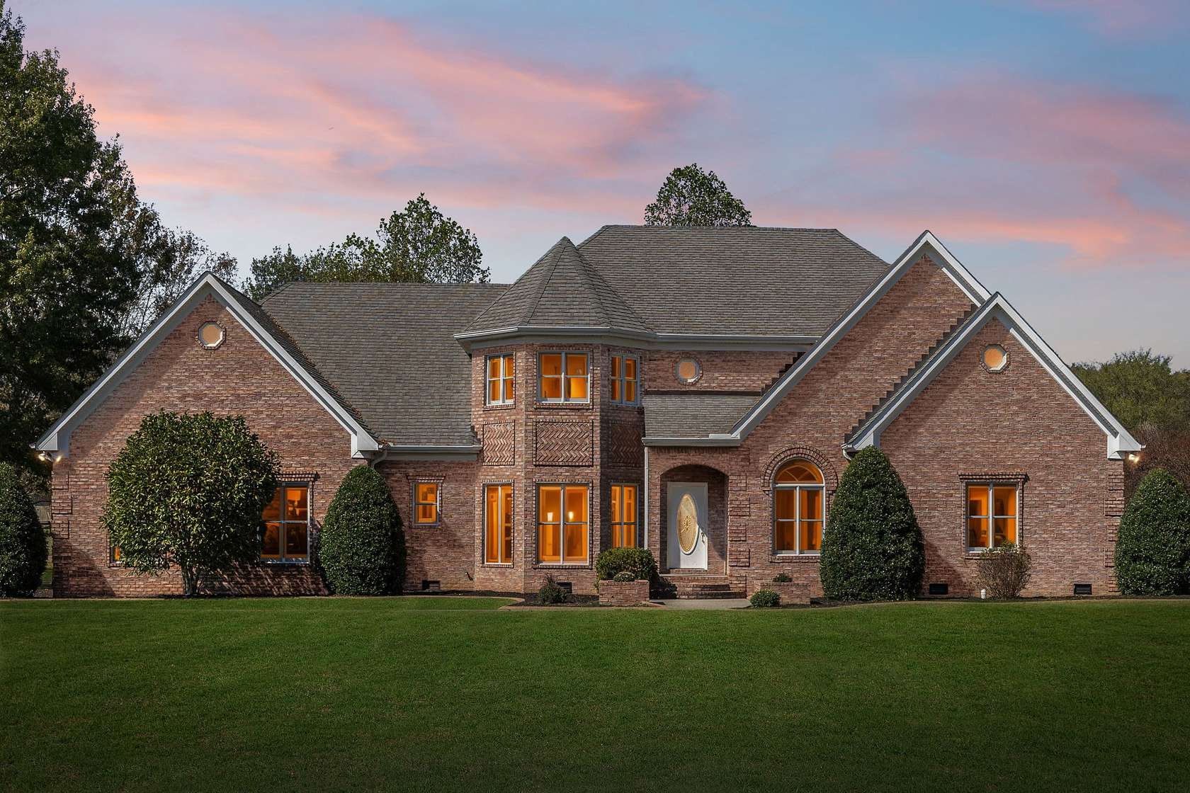 5 Acres of Residential Land with Home for Sale in Gallatin, Tennessee