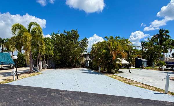 Land for Sale in Chokoloskee, Florida