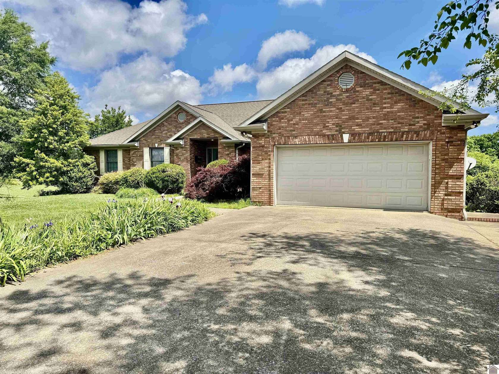 2.7 Acres of Residential Land with Home for Sale in Cadiz, Kentucky