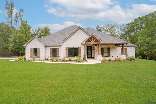 2 Acres of Residential Land with Home for Sale in Tatum, Texas