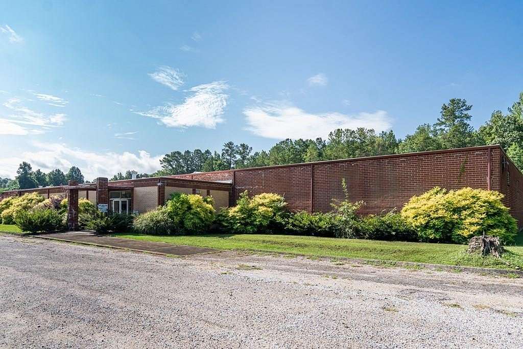 15 Acres of Improved Commercial Land for Sale in Heflin, Alabama