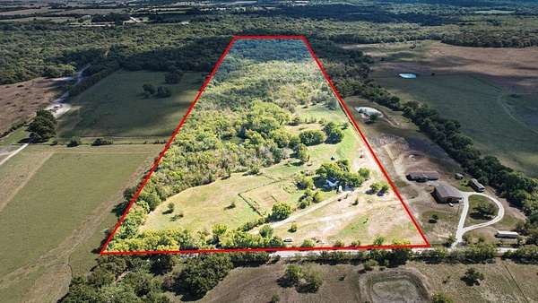 50 Acres of Land for Sale in Wolfe City, Texas