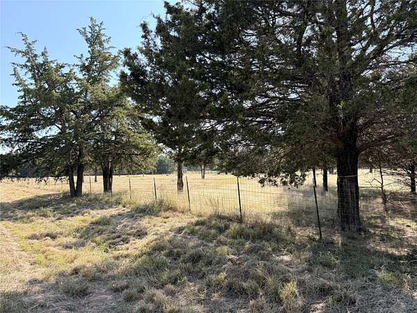 9 Acres of Land for Sale in Whitesboro, Texas