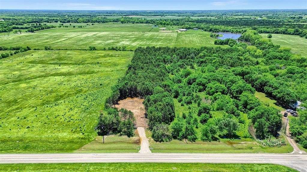 2.82 Acres of Residential Land for Sale in Gordonville, Texas