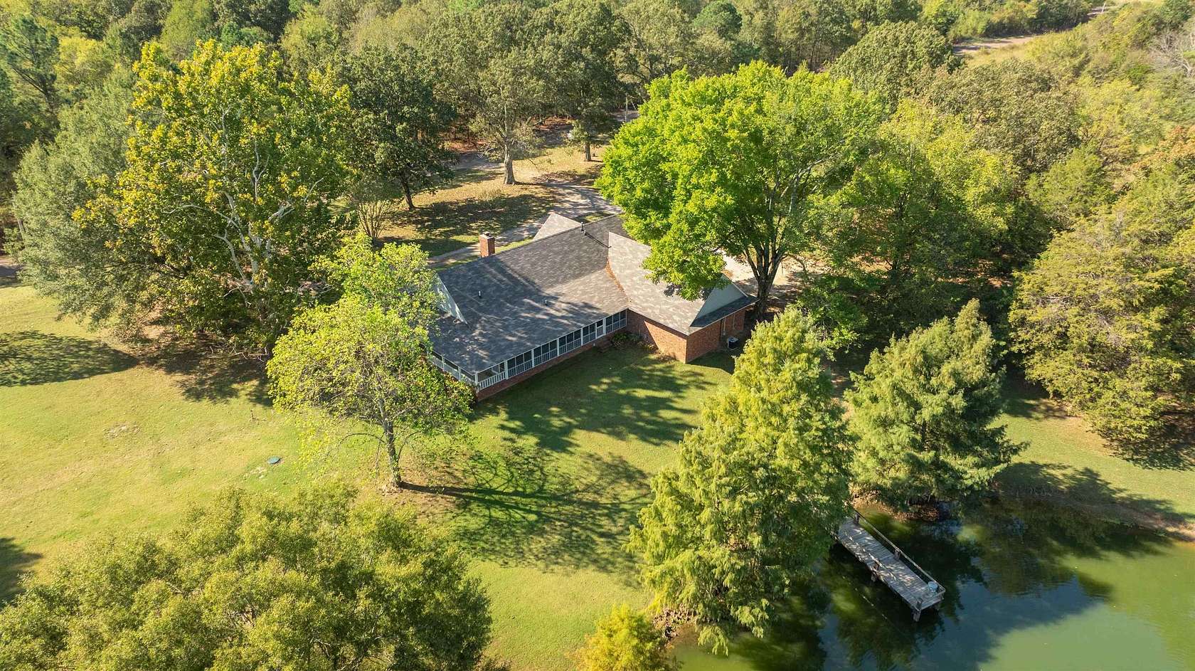 5 Acres of Residential Land with Home for Sale in Moscow, Tennessee