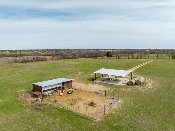 29.4 Acres of Agricultural & Residential Land for Sale in Bynum, Texas
