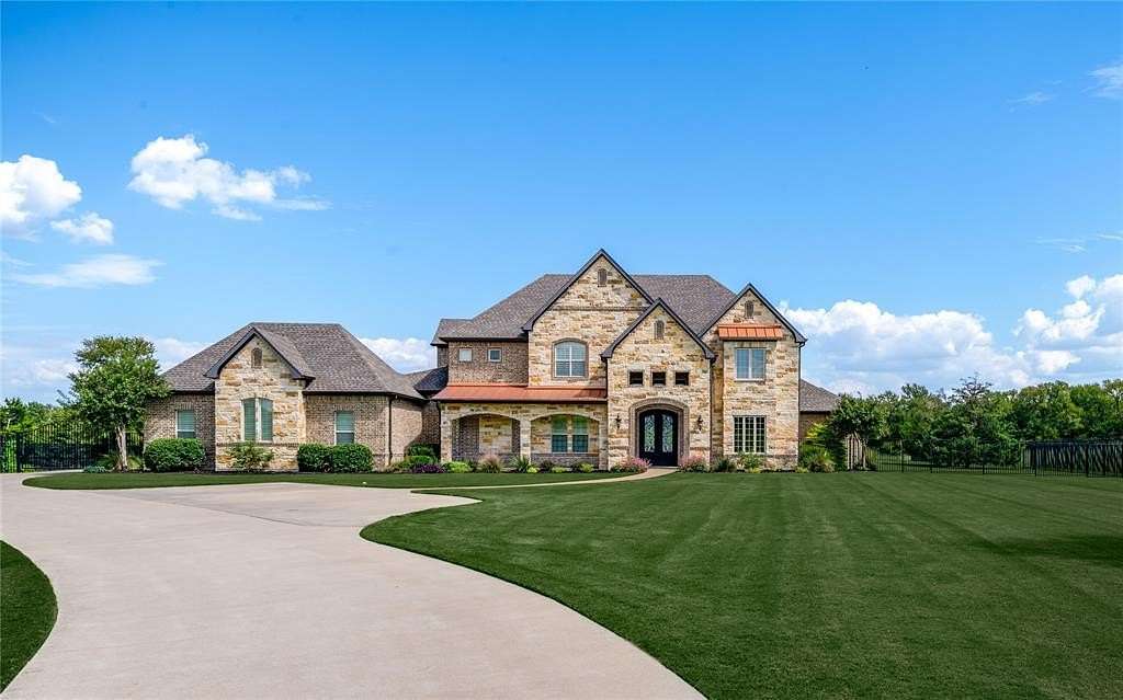 13 Acres of Land with Home for Sale in Sunnyvale, Texas