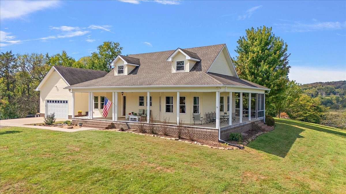 30.5 Acres of Recreational Land with Home for Sale in Hartsville, Tennessee