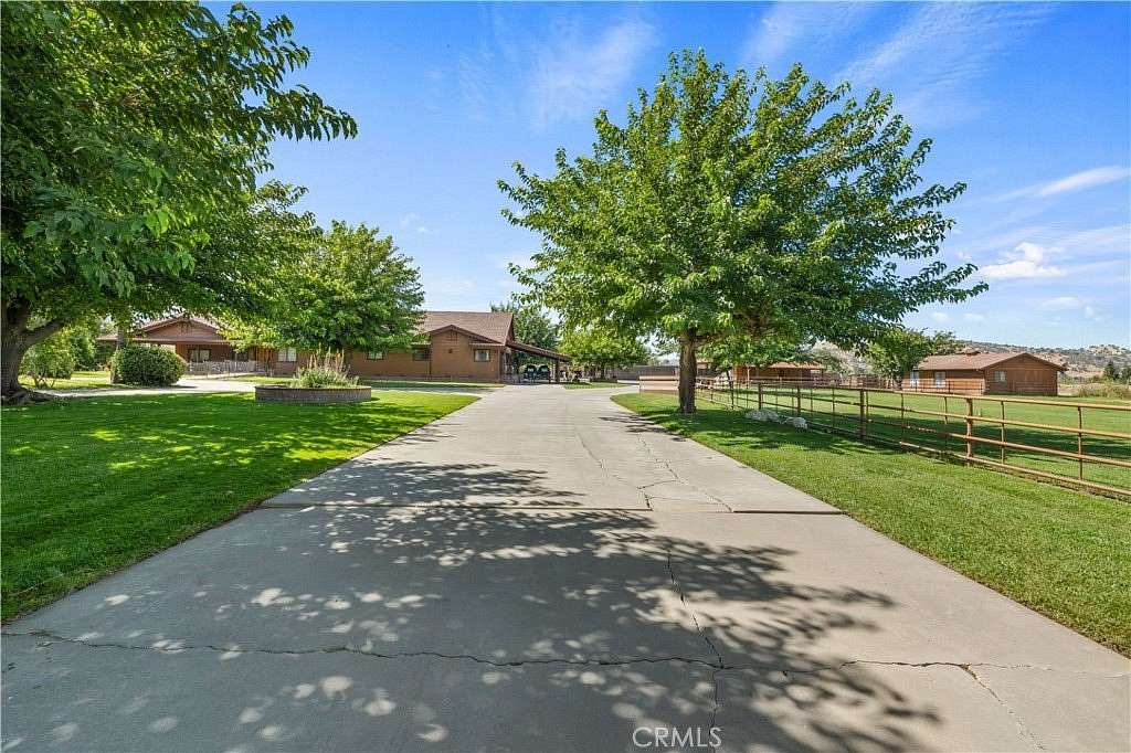 19.6 Acres of Recreational Land with Home for Sale in Springville, California