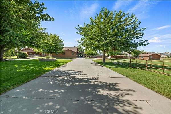 19.6 Acres of Land with Home for Sale in Springville, California