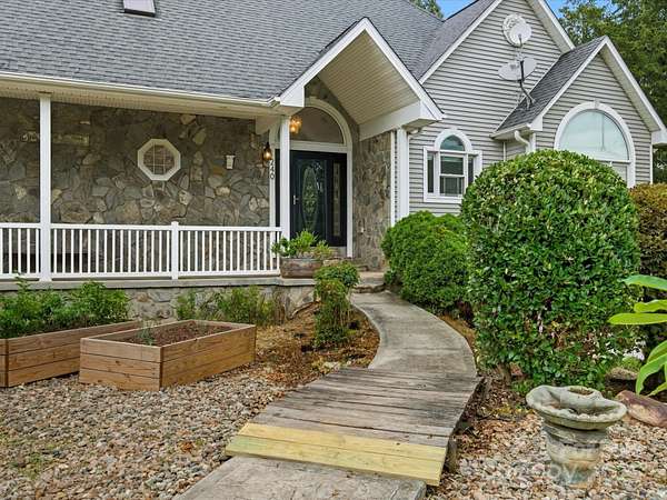 4.68 Acres of Residential Land with Home for Sale in Gastonia, North Carolina