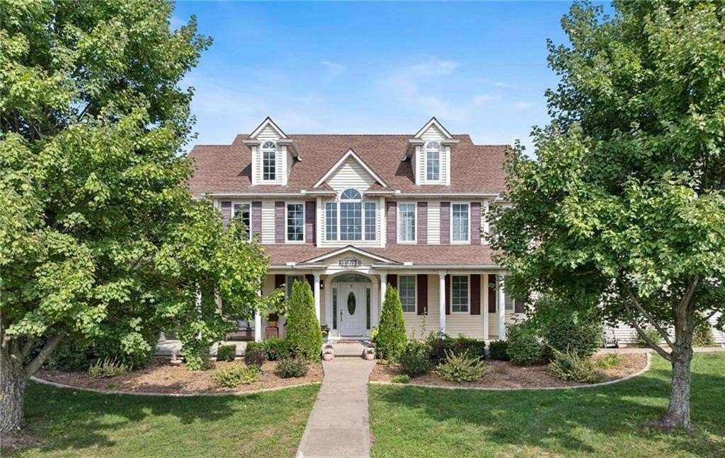 5 Acres of Land with Home for Sale in Kingsville, Missouri