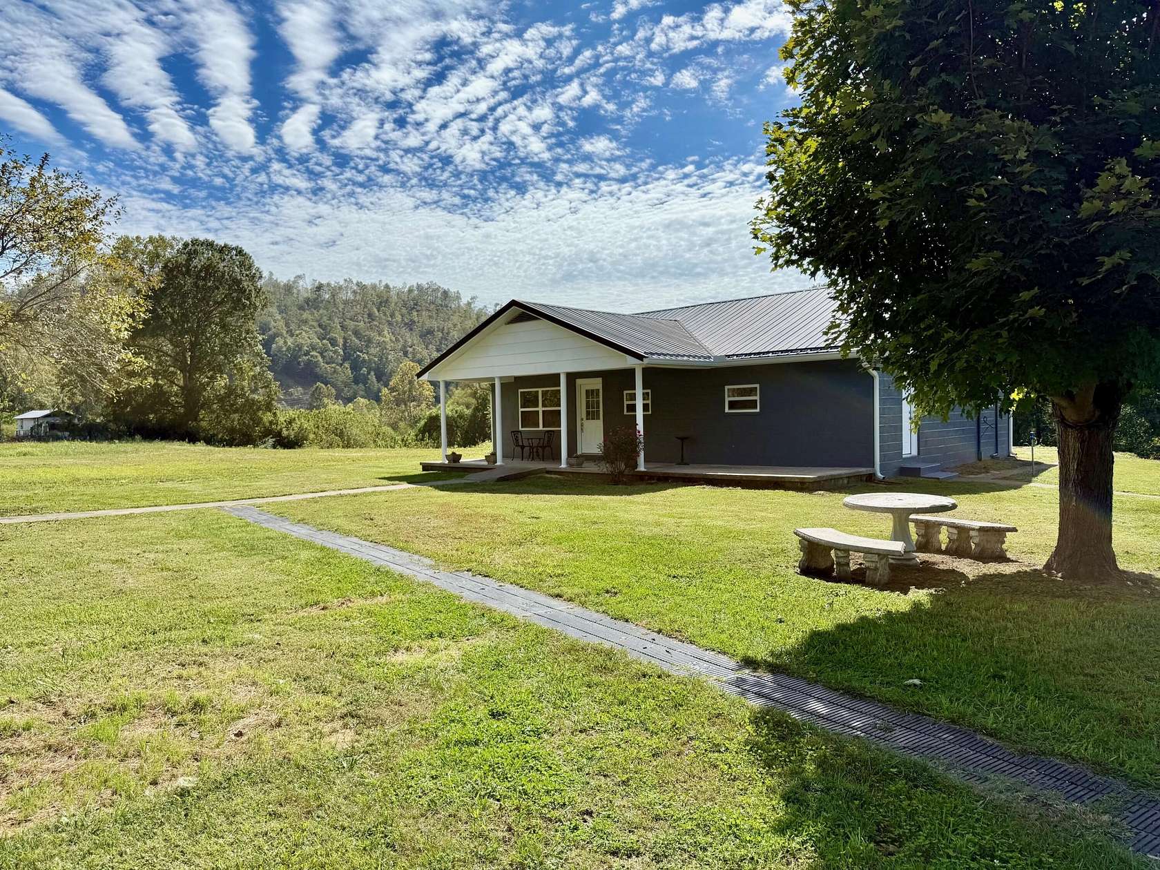 4 Acres of Improved Mixed-Use Land for Sale in Beattyville, Kentucky