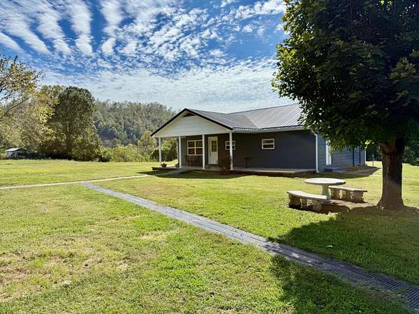 4 Acres of Improved Mixed-Use Land for Sale in Beattyville, Kentucky