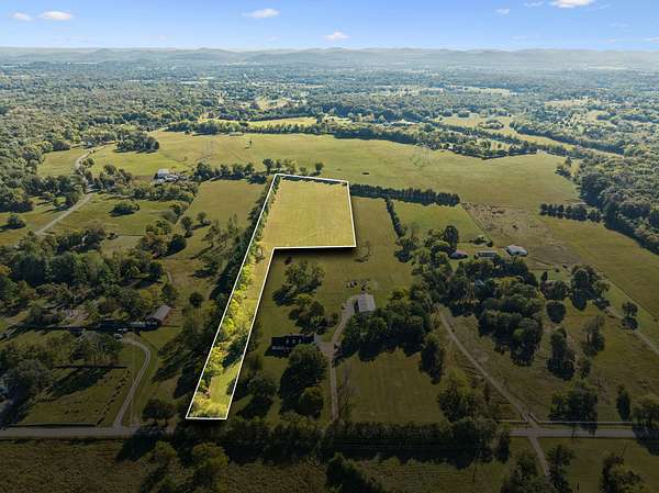 6.75 Acres of Residential Land for Auction in Lebanon, Tennessee