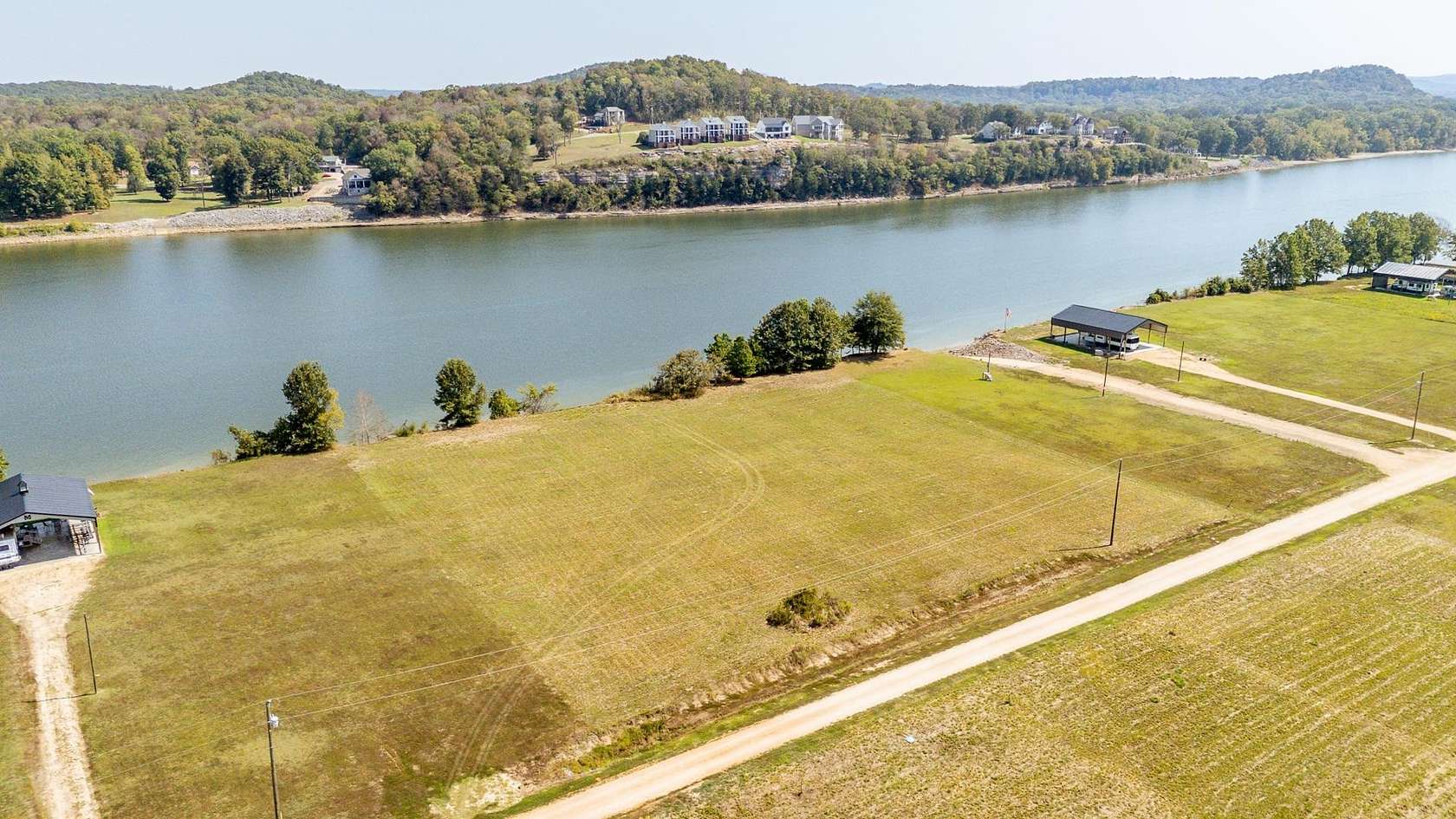 1 Acre of Residential Land for Sale in Clifton, Tennessee