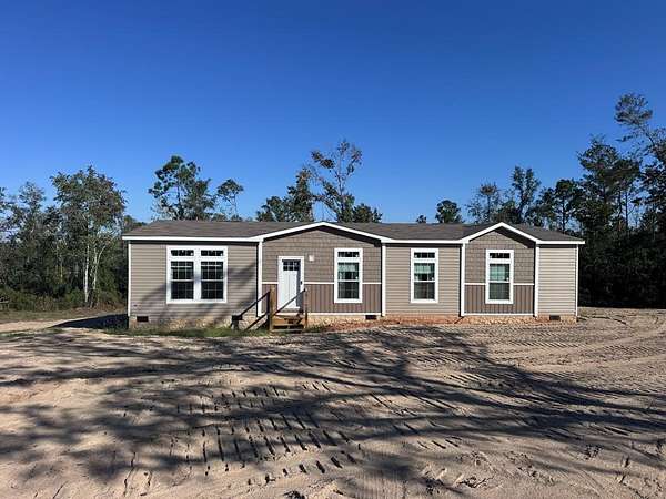 4.19 Acres of Residential Land with Home for Sale in Hazlehurst, Georgia