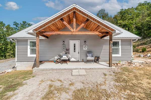 9.23 Acres of Residential Land with Home for Sale in Morrilton, Arkansas