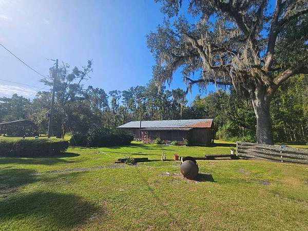 5.5 Acres of Residential Land with Home for Sale in Greenville, Florida
