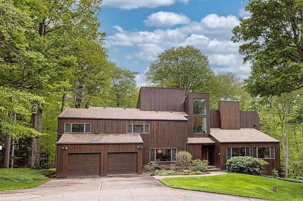 6.88 Acres of Land with Home for Sale in Erie, Pennsylvania