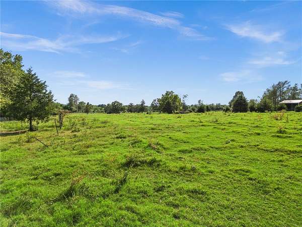 6 Acres of Residential Land for Sale in Springdale, Arkansas