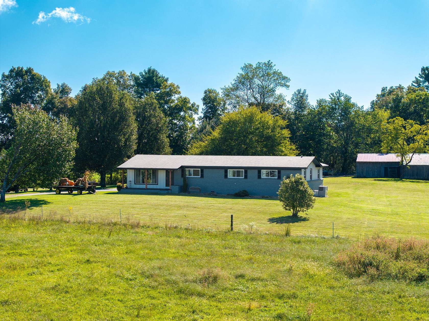 1.73 Acres of Residential Land with Home for Sale in Dayton, Tennessee