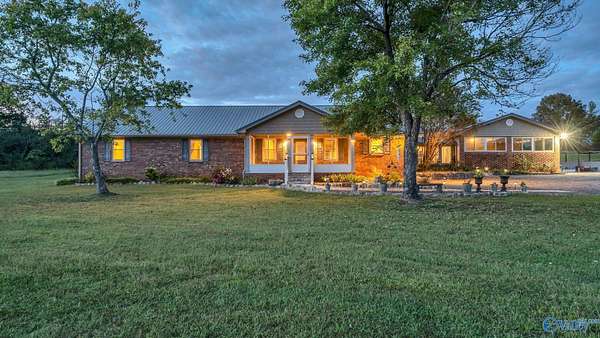 19 Acres of Land with Home for Sale in Owens Cross Roads, Alabama