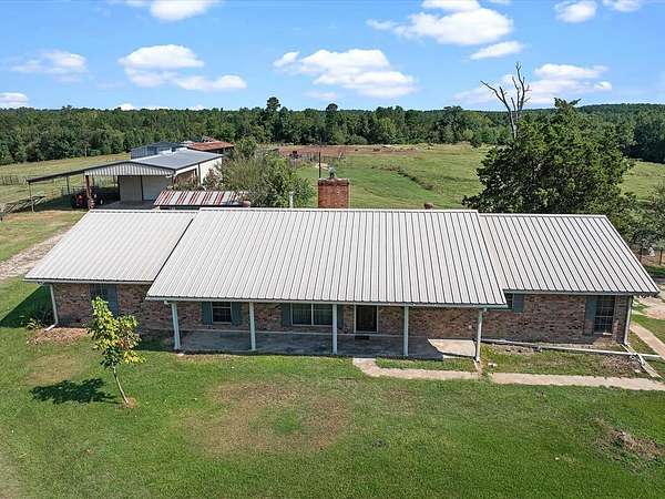 59.5 Acres of Land with Home for Sale in Henderson, Texas