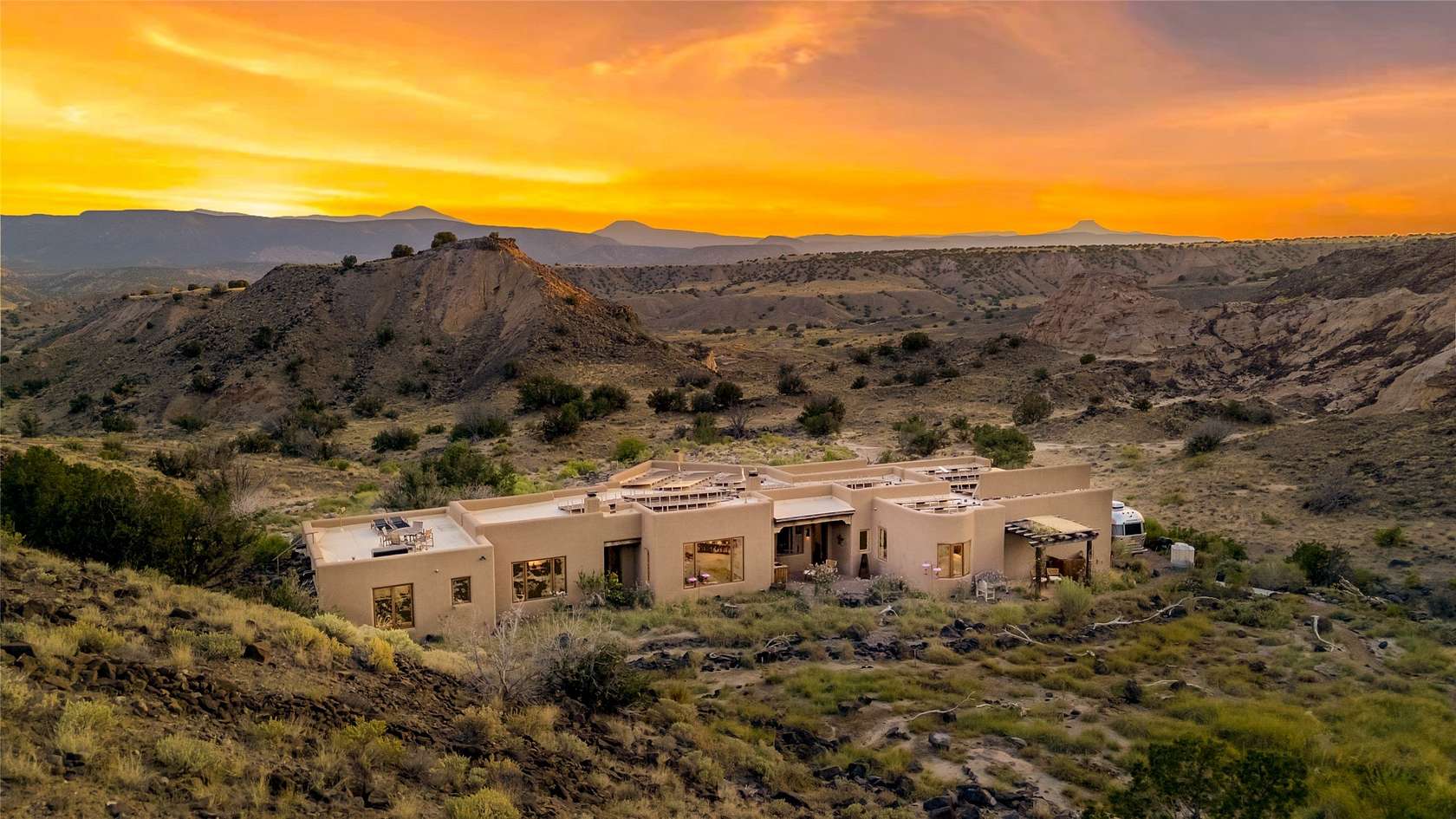 39 Acres of Land with Home for Sale in Abiquiu, New Mexico