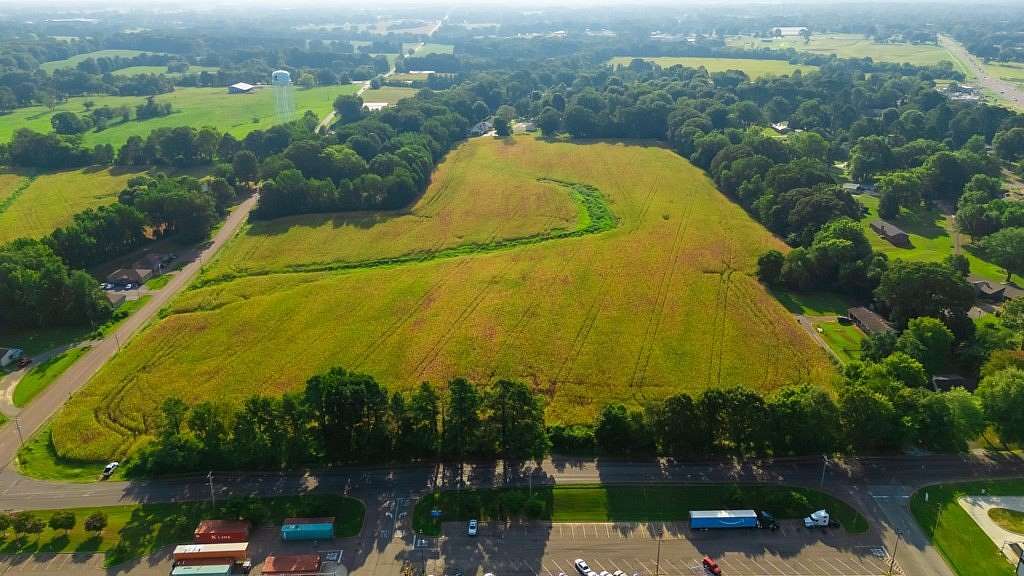 28 Acres of Land for Sale in Martin, Tennessee