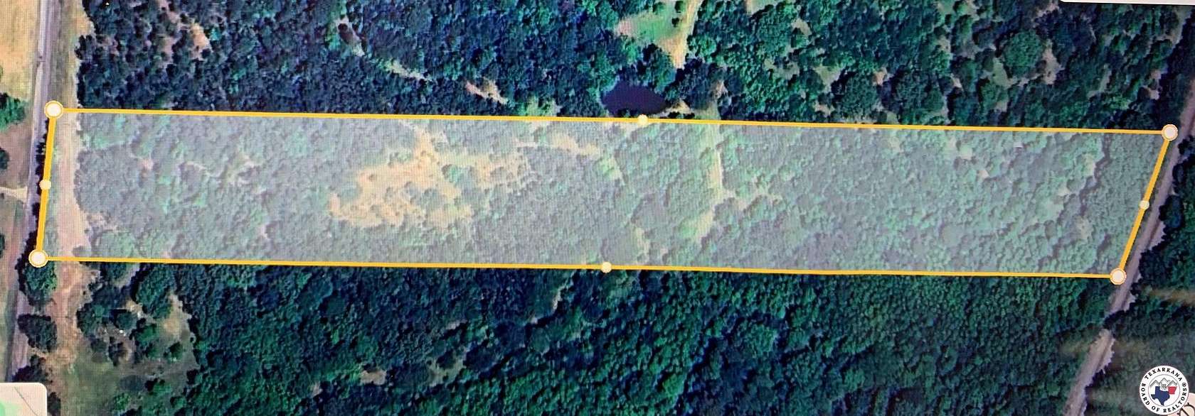 10 Acres of Residential Land for Sale in Atlanta, Texas