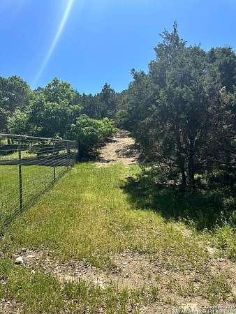 1 Acre of Land for Sale in Canyon Lake, Texas