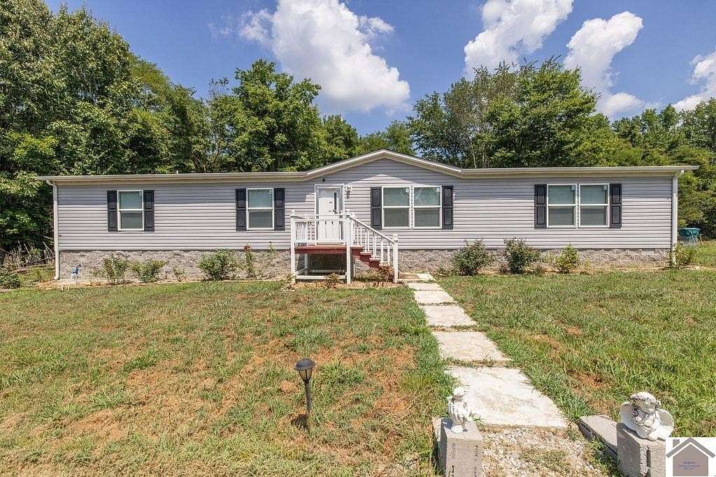 1.77 Acres of Residential Land with Home for Sale in Wickliffe, Kentucky