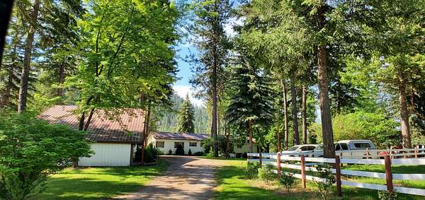 18 Acres of Land with Home for Sale in Loon Lake, Washington