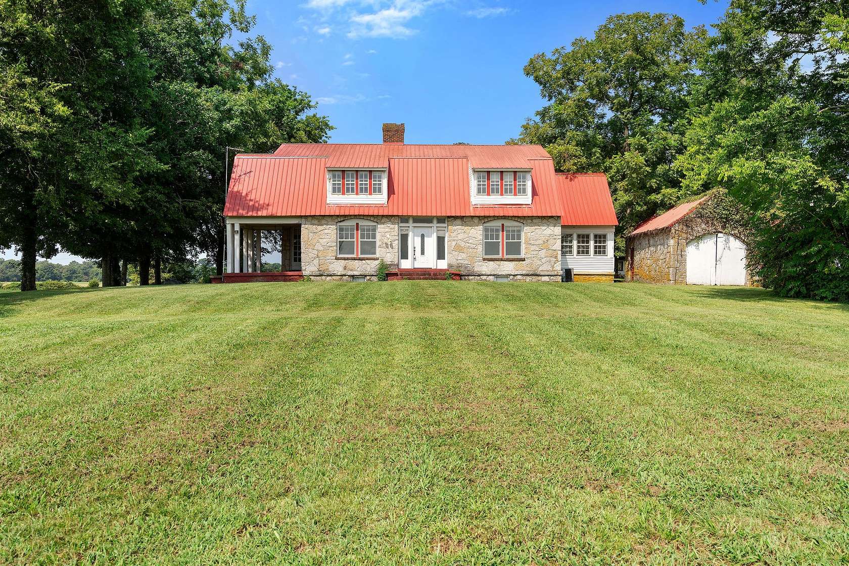 34.4 Acres of Land with Home for Sale in Lewisburg, Tennessee