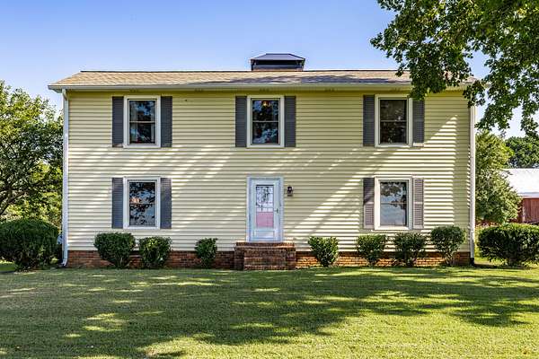 9.2 Acres of Residential Land with Home for Sale in Portland, Tennessee