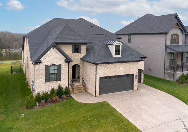 0.25 Acres of Residential Land with Home for Sale in Arrington, Tennessee