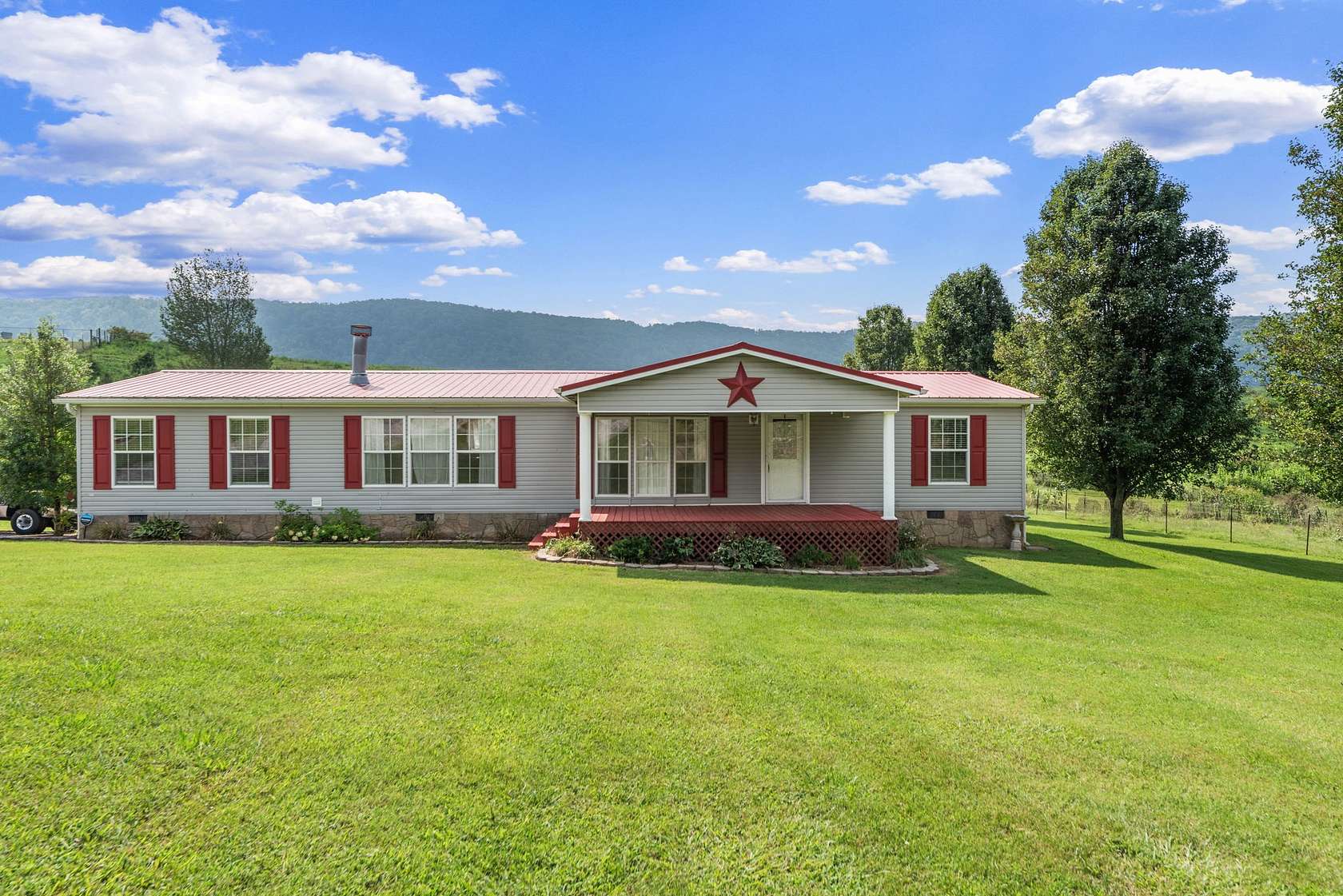 19.5 Acres of Land with Home for Sale in Washburn, Tennessee