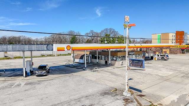 1.59 Acres of Improved Commercial Land for Sale in Manchester, Tennessee