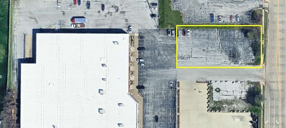 0.45 Acres of Commercial Land for Sale in Davenport, Iowa