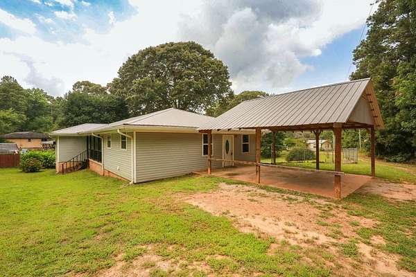 2.65 Acres of Residential Land with Home for Sale in Carrollton, Georgia