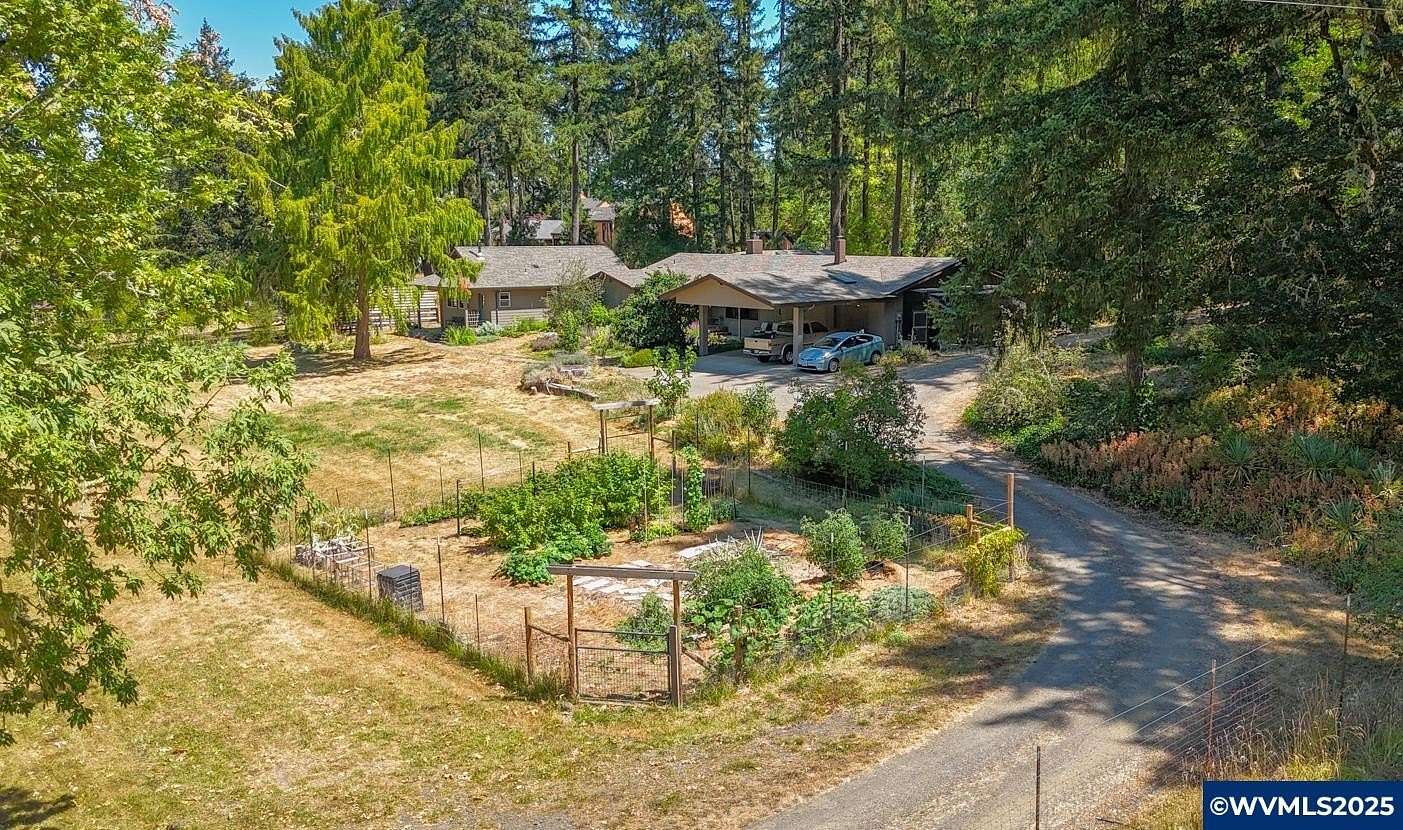 5.65 Acres of Residential Land with Home for Sale in Eugene, Oregon