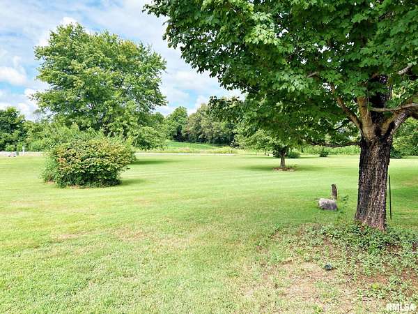 1.65 Acres of Residential Land with Home for Sale in Metropolis, Illinois