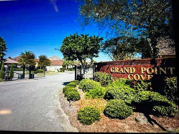 0.37 Acres of Residential Land for Sale in Gulf Breeze, Florida