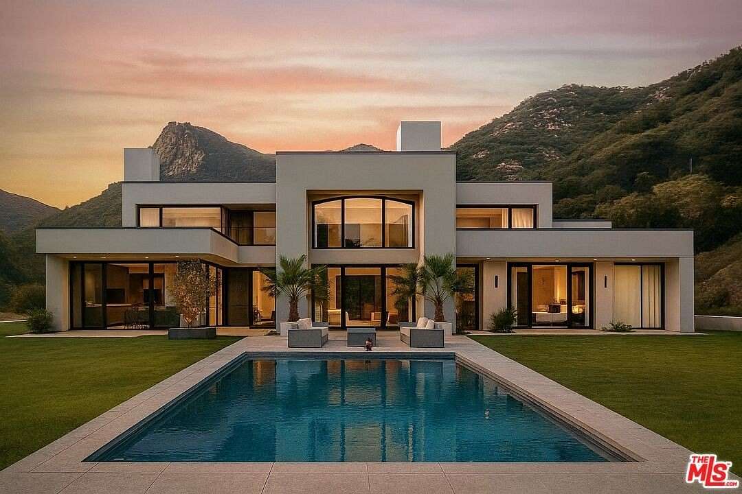 9.89 Acres of Land for Sale in Agoura Hills, California