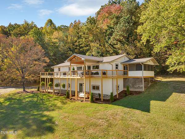 4 Acres of Residential Land with Home for Sale in Greeneville, Tennessee